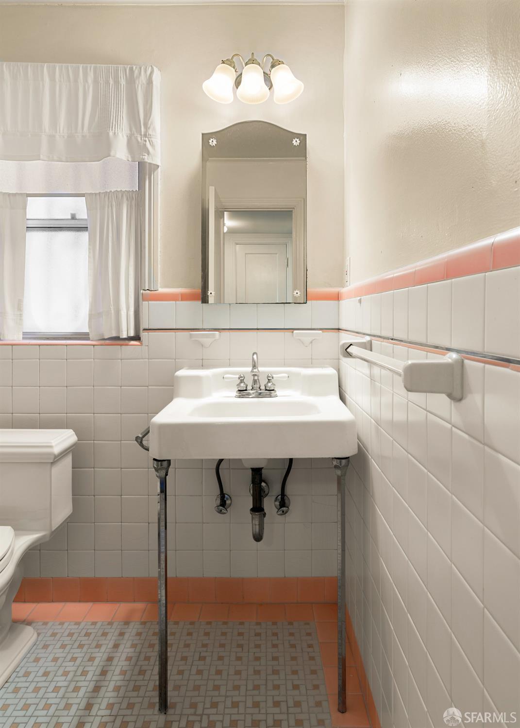 Detail Gallery Image 30 of 39 For 1883 16th Ave, San Francisco,  CA 94122 - – Beds | – Baths