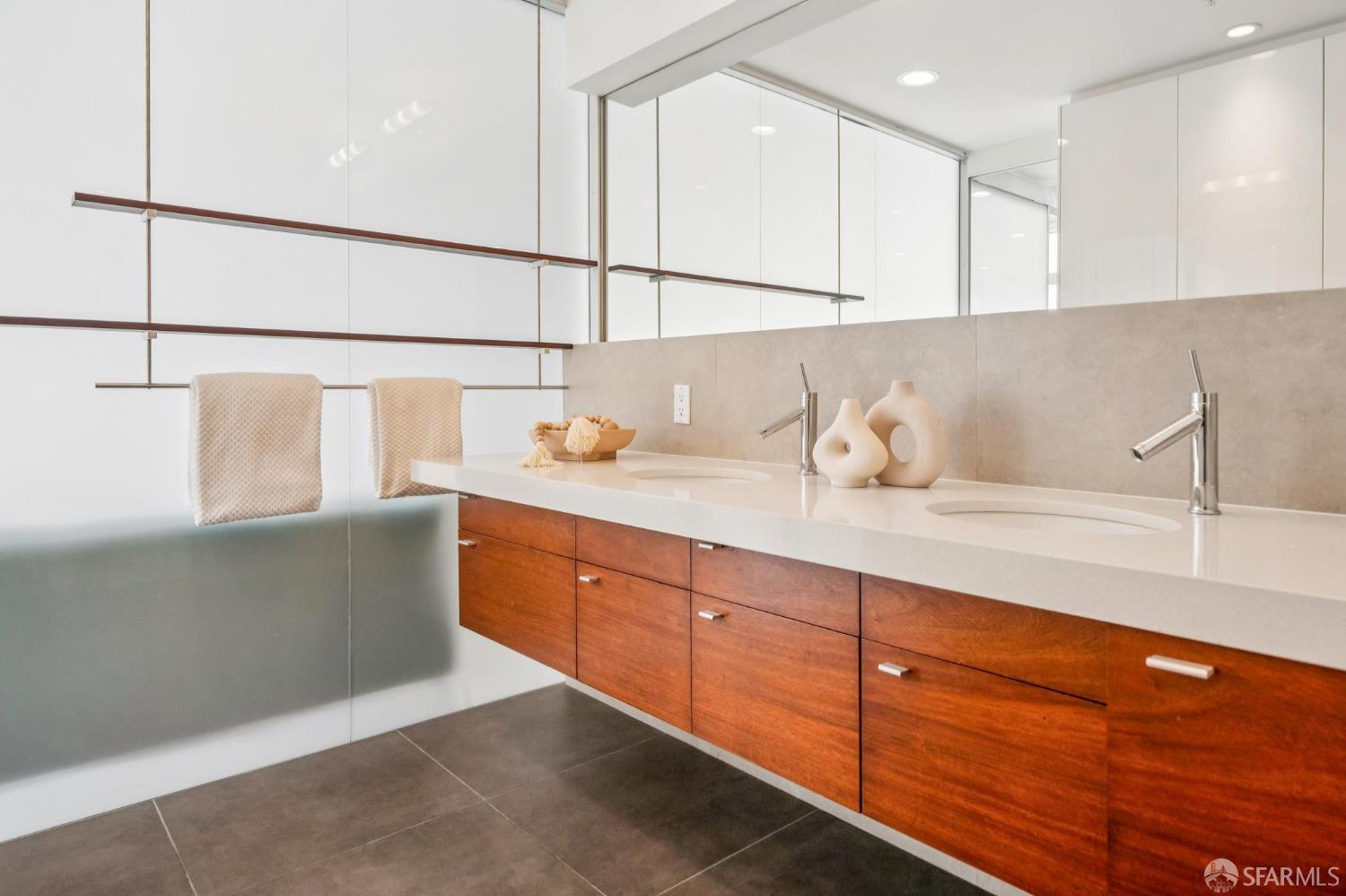 Detail Gallery Image 44 of 70 For 142 Russ St #4,  San Francisco,  CA 94103 - 3 Beds | 2/1 Baths