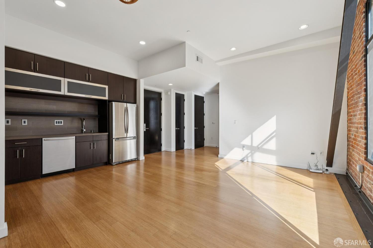 Photo #5: 426099524 Listing: Photo #5