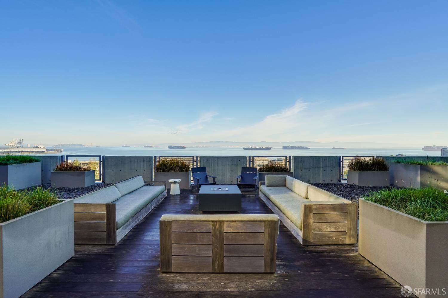 Detail Gallery Image 18 of 22 For 52 Innes Ct #305,  San Francisco,  CA 94124 - 1 Beds | 1 Baths