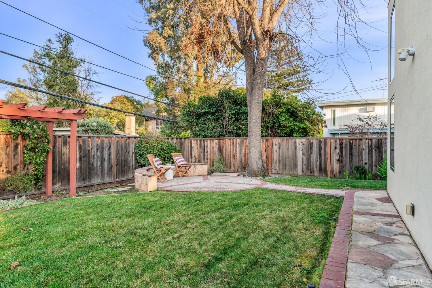 Detail Gallery Image 28 of 35 For 3243 Ramona St, Palo Alto,  CA 94306 - 4 Beds | 2/1 Baths