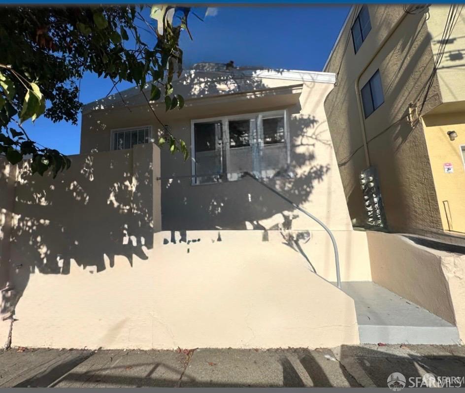 Detail Gallery Image 7 of 8 For 3316 Macarthur Blvd Blvd, Oakland,  CA 94602 - 2 Beds | 1 Baths