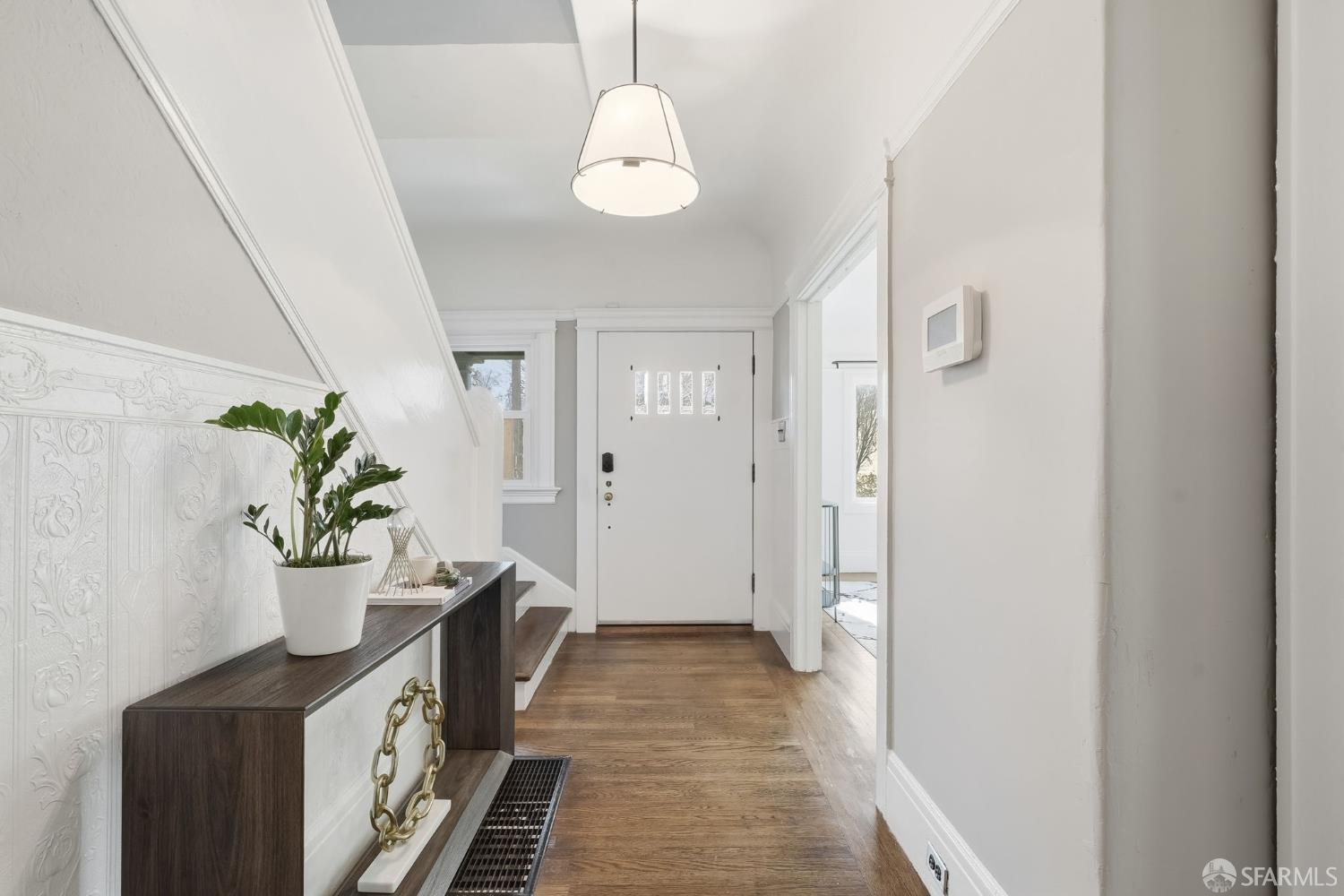 Detail Gallery Image 14 of 60 For 1082 55th St, Oakland,  CA 94608 - 4 Beds | 1/1 Baths