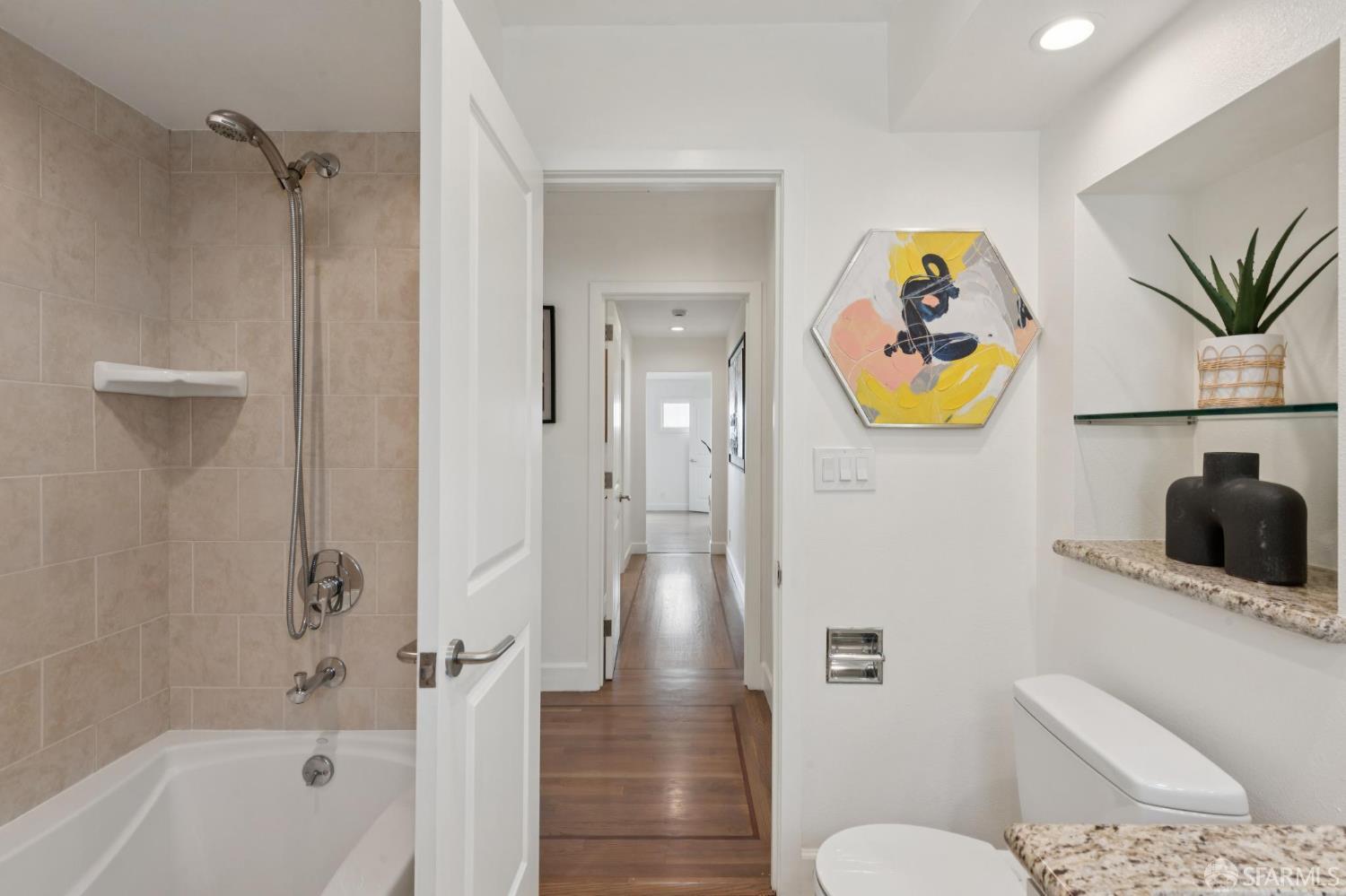 Detail Gallery Image 34 of 89 For 2009 14th Ave, San Francisco,  CA 94110 - 3 Beds | 3 Baths