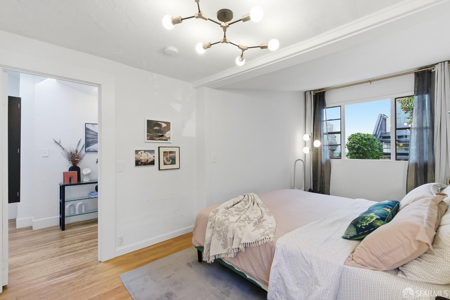 Detail Gallery Image 14 of 56 For 200 Hoffman Ave, San Francisco,  CA 94114 - – Beds | – Baths