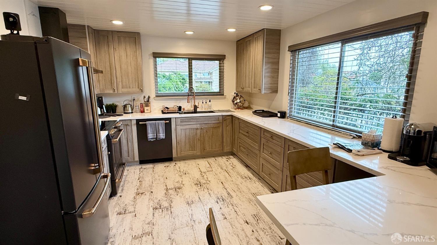 Detail Gallery Image 8 of 49 For 47 Seville Way, South San Francisco,  CA 94080 - 5 Beds | 3 Baths