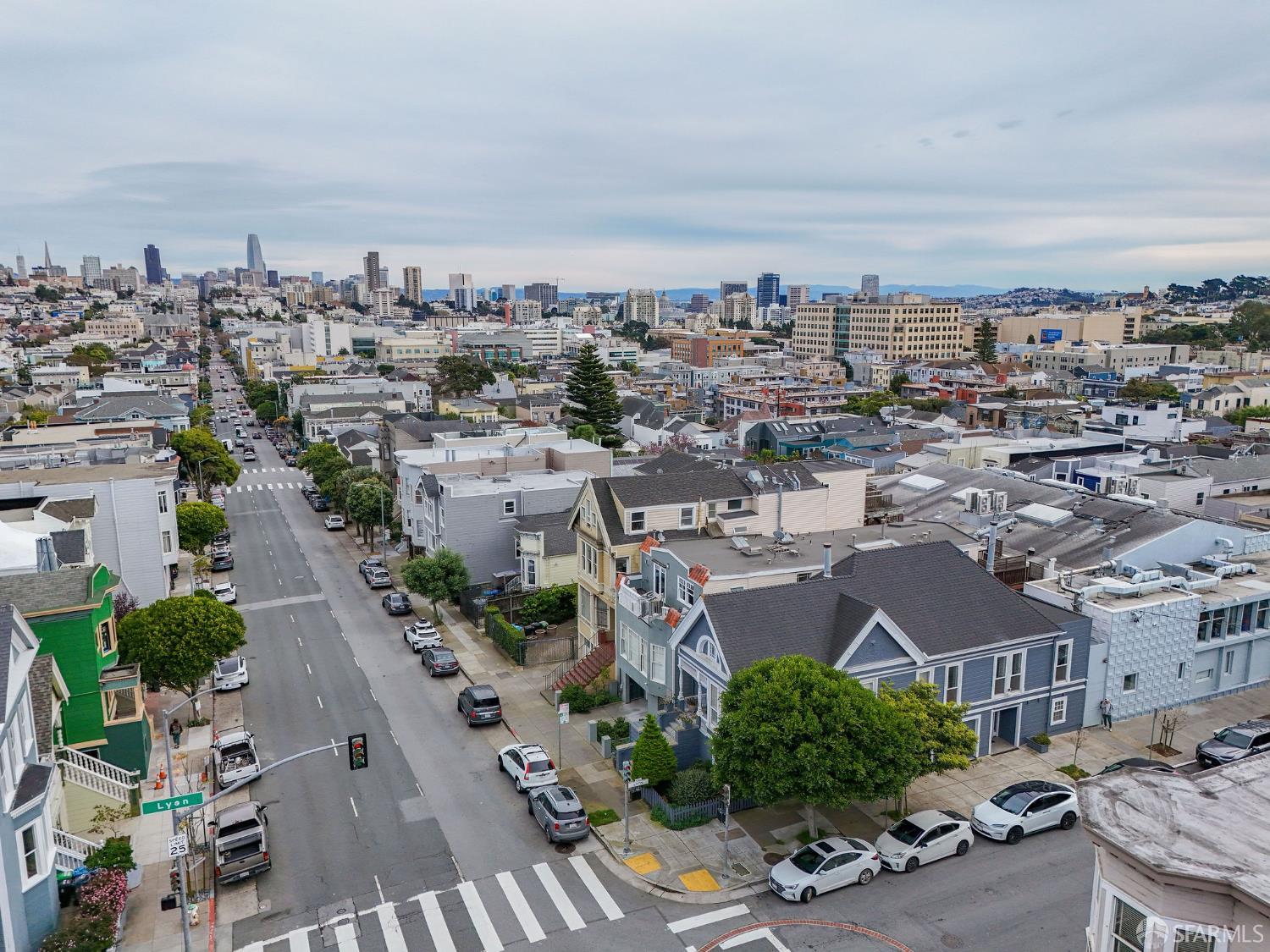 Detail Gallery Image 2 of 28 For 1590 Lyon St, San Francisco,  CA 94115 - 3 Beds | 2 Baths