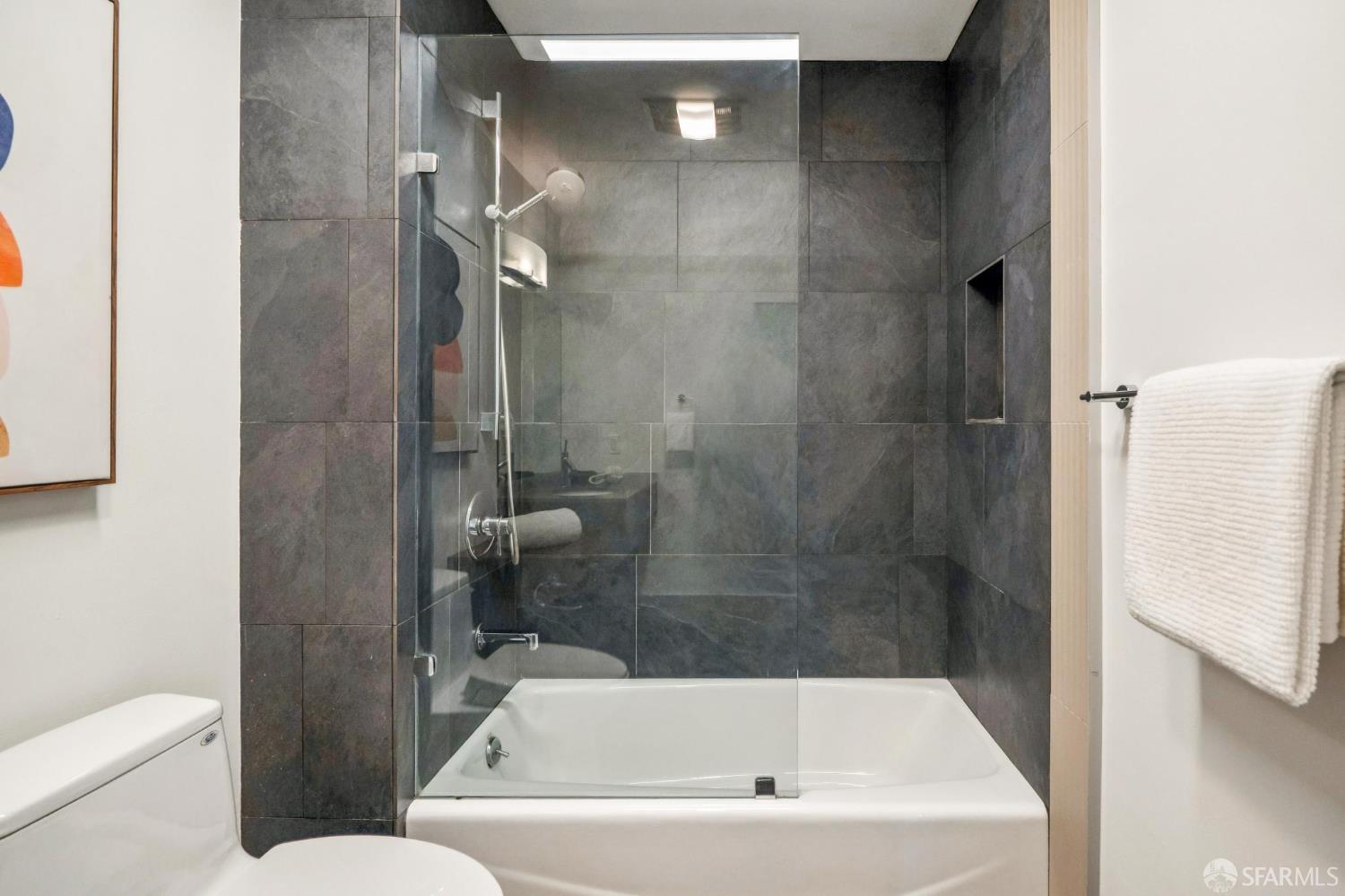 Detail Gallery Image 64 of 70 For 142 Russ St #4,  San Francisco,  CA 94103 - 3 Beds | 2/1 Baths
