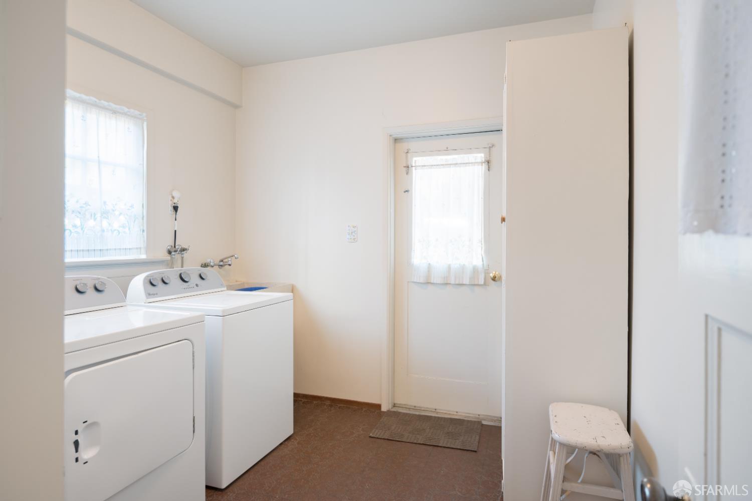 Detail Gallery Image 16 of 27 For 1228 Capuchino Ave, Burlingame,  CA 94010 - 3 Beds | 1 Baths