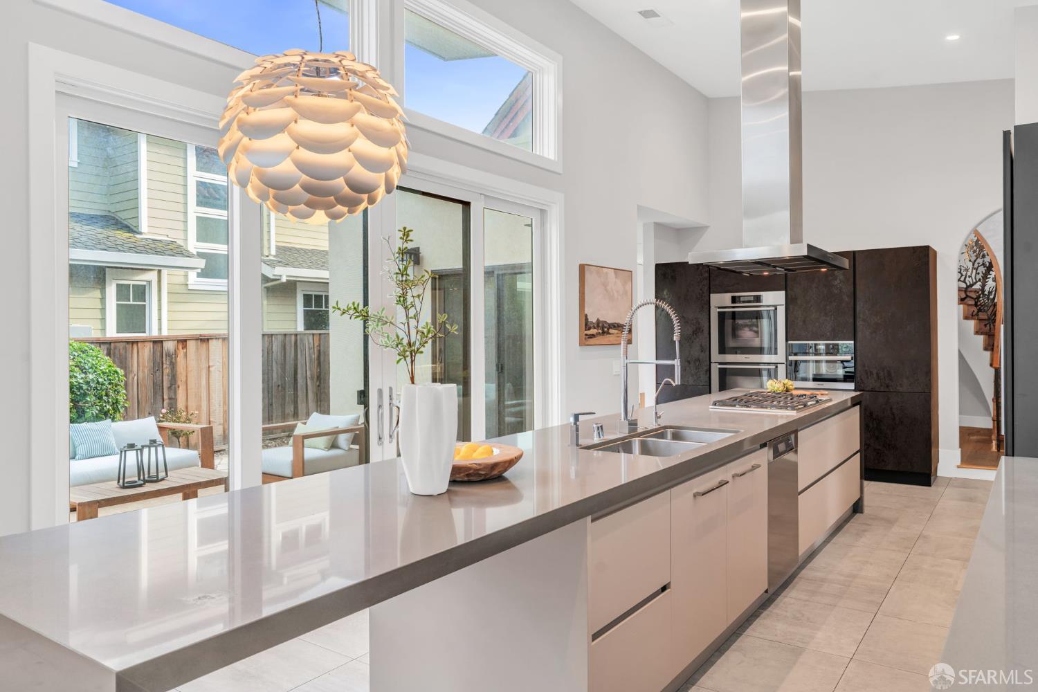 Detail Gallery Image 4 of 35 For 3243 Ramona St, Palo Alto,  CA 94306 - 4 Beds | 2/1 Baths