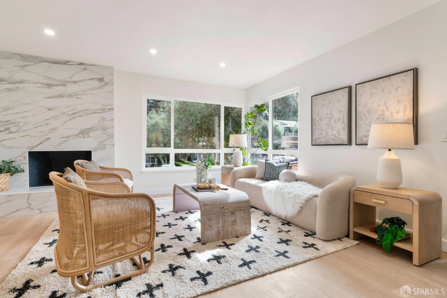 Detail Gallery Image 6 of 57 For 1190 Alicante Dr, Pacifica,  CA 94044 - 3 Beds | 3 Baths