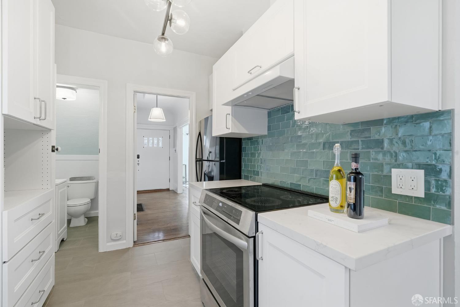 Detail Gallery Image 19 of 60 For 1082 55th St, Oakland,  CA 94608 - 4 Beds | 1/1 Baths