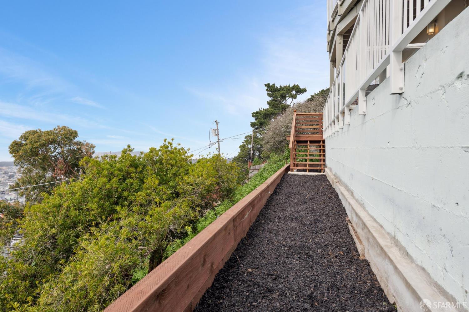 Detail Gallery Image 85 of 89 For 2009 14th Ave, San Francisco,  CA 94110 - 3 Beds | 3 Baths