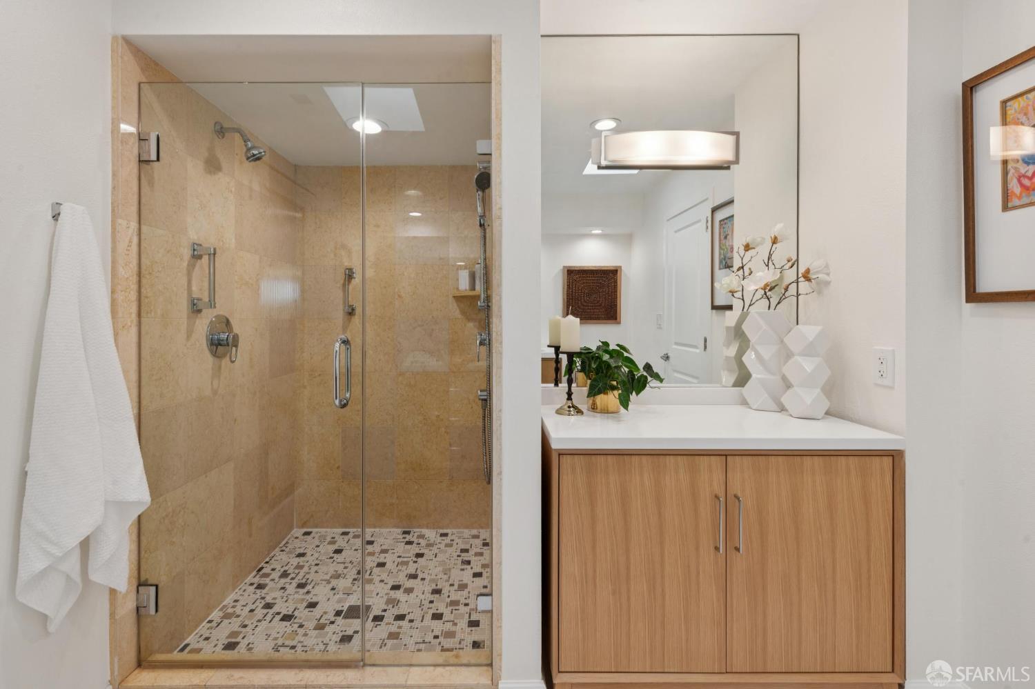 Detail Gallery Image 44 of 89 For 2009 14th Ave, San Francisco,  CA 94110 - 3 Beds | 3 Baths