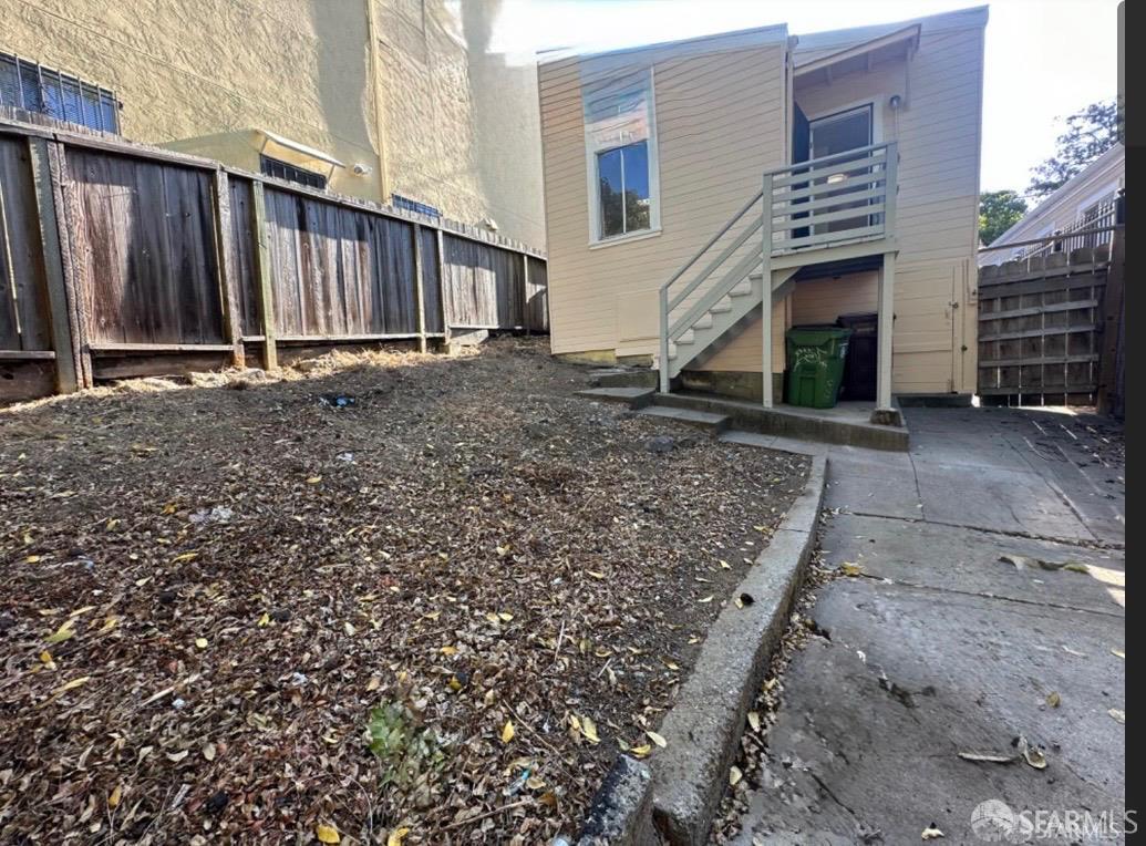 Detail Gallery Image 6 of 8 For 3316 Macarthur Blvd Blvd, Oakland,  CA 94602 - 2 Beds | 1 Baths