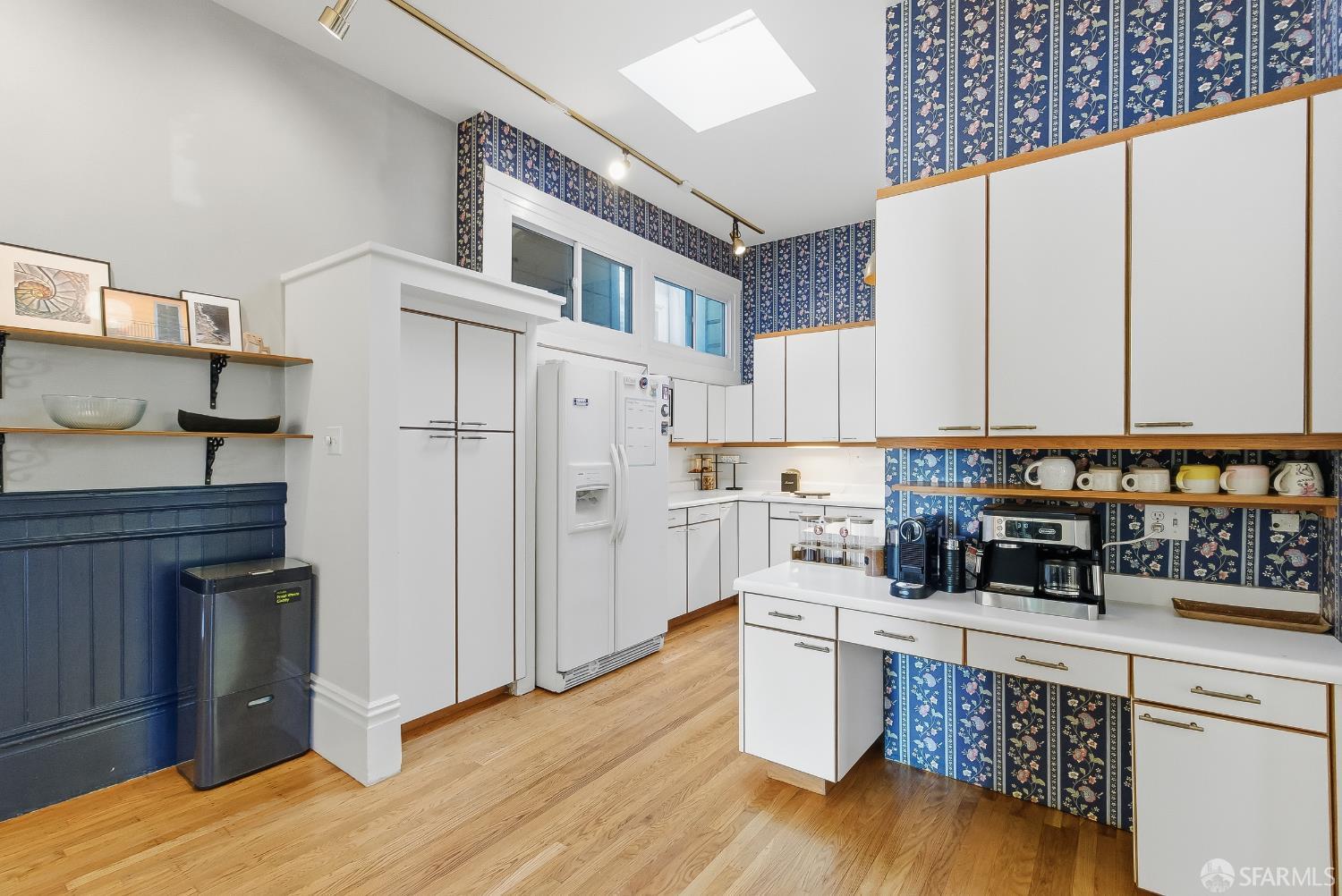 Detail Gallery Image 11 of 56 For 200 Hoffman Ave, San Francisco,  CA 94114 - – Beds | – Baths