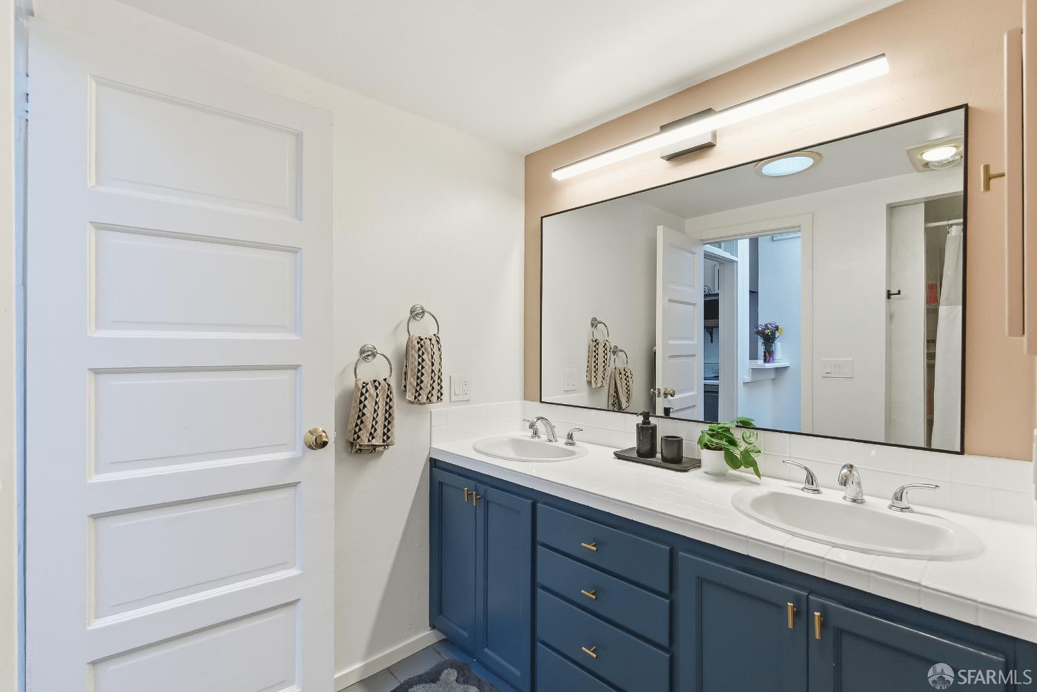 Detail Gallery Image 16 of 56 For 200 Hoffman Ave, San Francisco,  CA 94114 - – Beds | – Baths