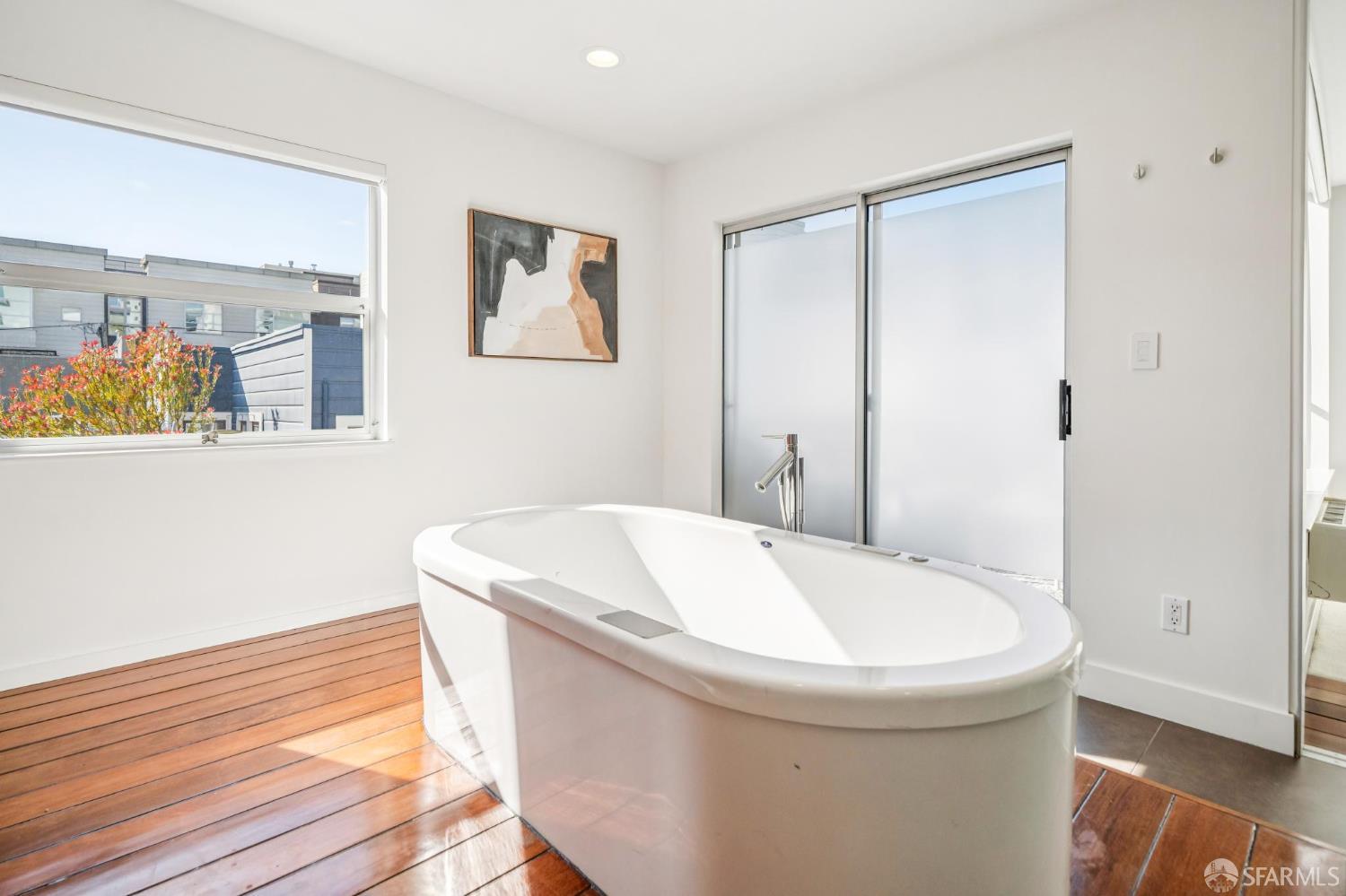 Detail Gallery Image 42 of 70 For 142 Russ St #4,  San Francisco,  CA 94103 - 3 Beds | 2/1 Baths