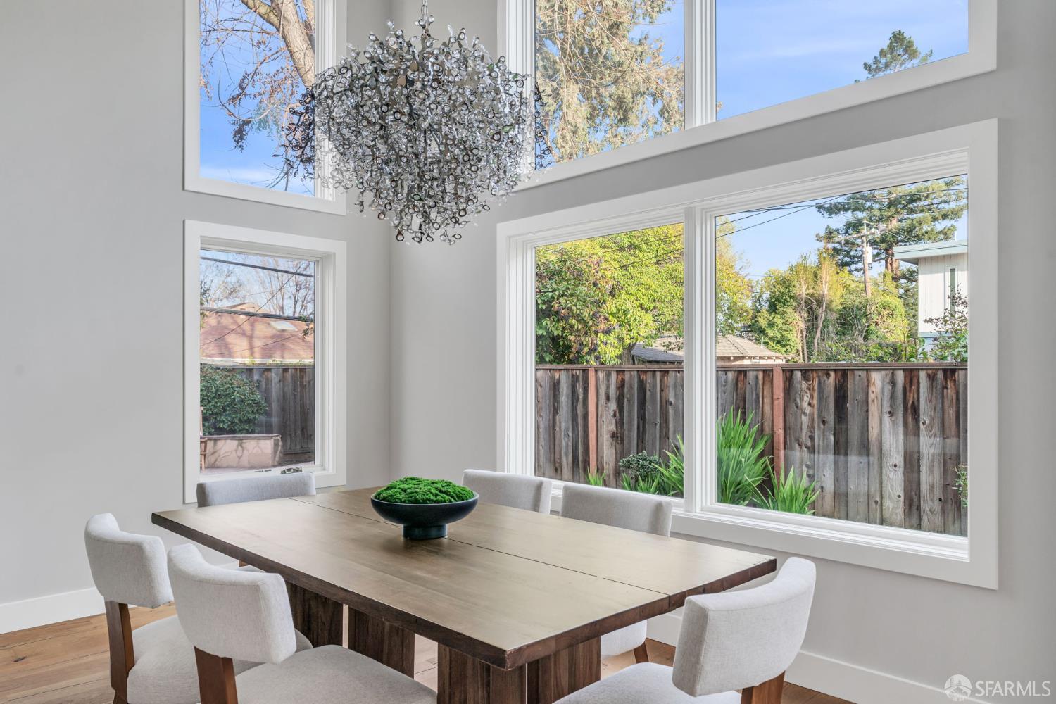 Detail Gallery Image 13 of 35 For 3243 Ramona St, Palo Alto,  CA 94306 - 4 Beds | 2/1 Baths