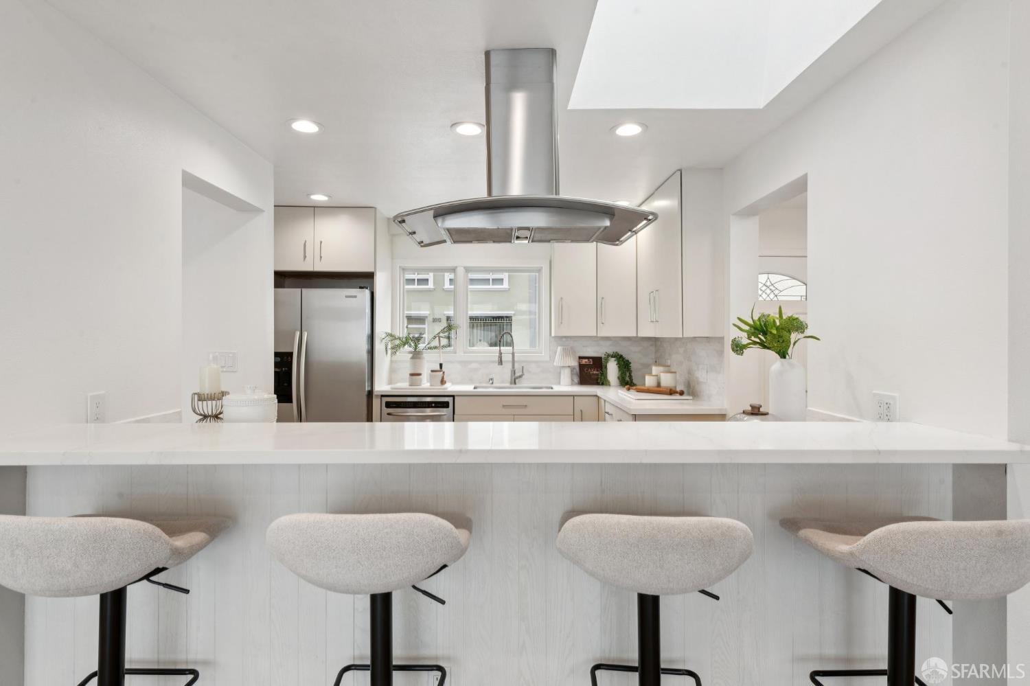 Detail Gallery Image 26 of 89 For 2009 14th Ave, San Francisco,  CA 94110 - 3 Beds | 3 Baths