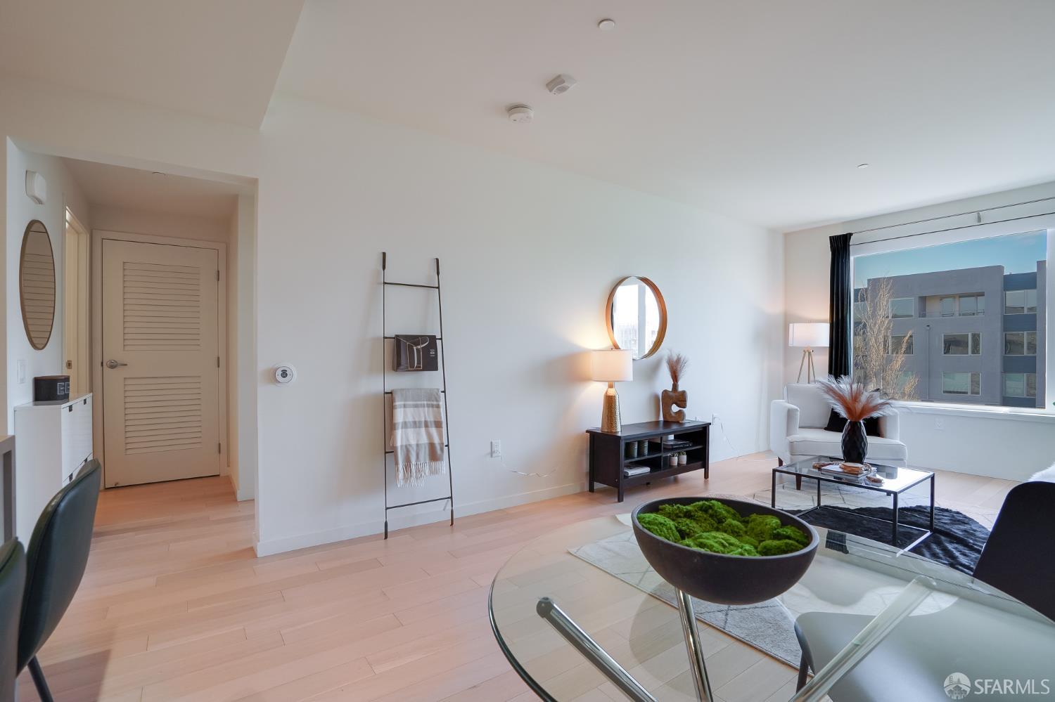 Detail Gallery Image 9 of 22 For 52 Innes Ct #305,  San Francisco,  CA 94124 - 1 Beds | 1 Baths