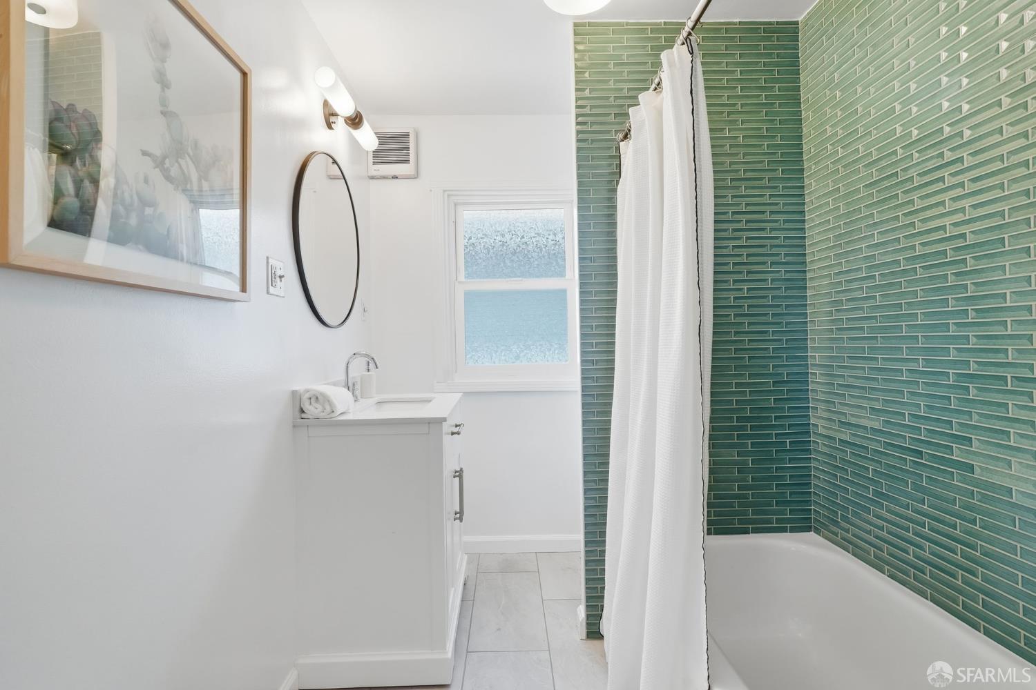 Detail Gallery Image 30 of 60 For 1082 55th St, Oakland,  CA 94608 - 4 Beds | 1/1 Baths