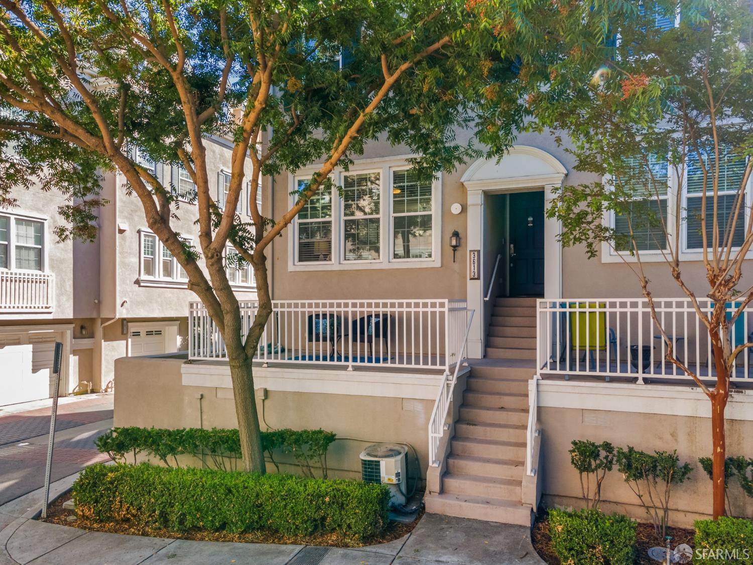 Detail Gallery Image 2 of 37 For 3613 Whitworth Dr, Dublin,  CA 94568 - 3 Beds | 3/1 Baths