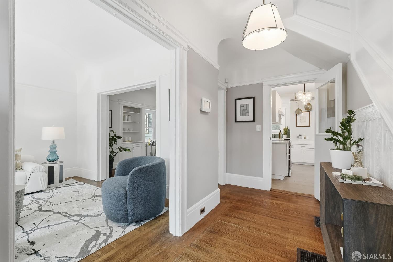 Detail Gallery Image 5 of 60 For 1082 55th St, Oakland,  CA 94608 - 4 Beds | 1/1 Baths