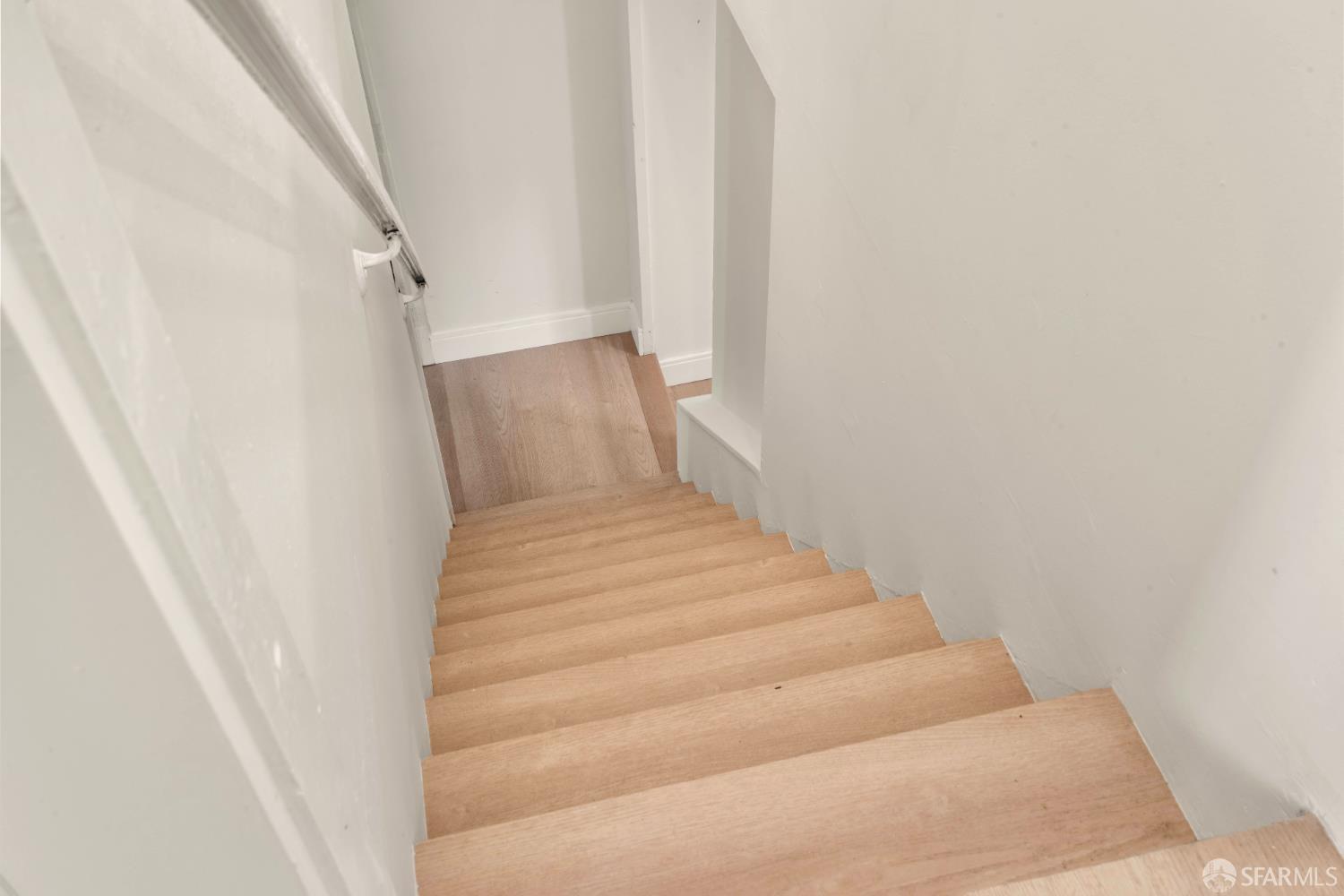 Detail Gallery Image 33 of 57 For 1190 Alicante Dr, Pacifica,  CA 94044 - 3 Beds | 3 Baths