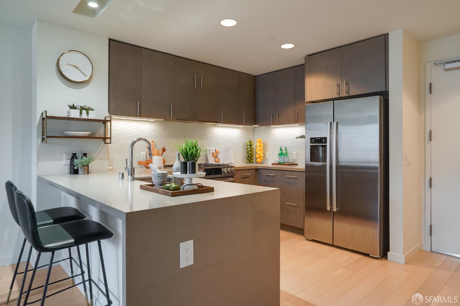 Detail Gallery Image 2 of 22 For 52 Innes Ct #305,  San Francisco,  CA 94124 - 1 Beds | 1 Baths