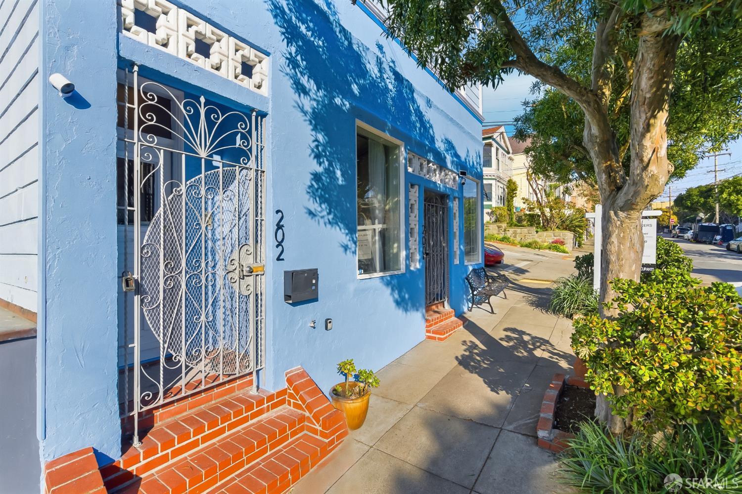 Detail Gallery Image 45 of 56 For 200 Hoffman Ave, San Francisco,  CA 94114 - – Beds | – Baths