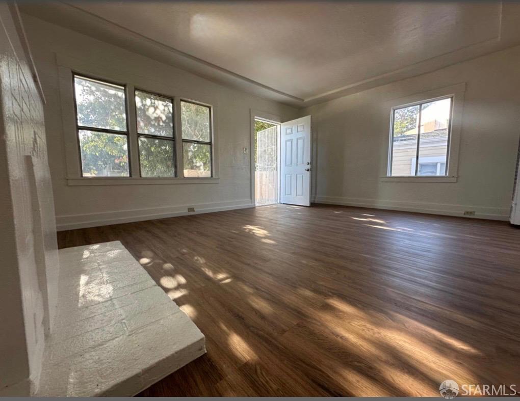 Detail Gallery Image 2 of 8 For 3316 Macarthur Blvd Blvd, Oakland,  CA 94602 - 2 Beds | 1 Baths