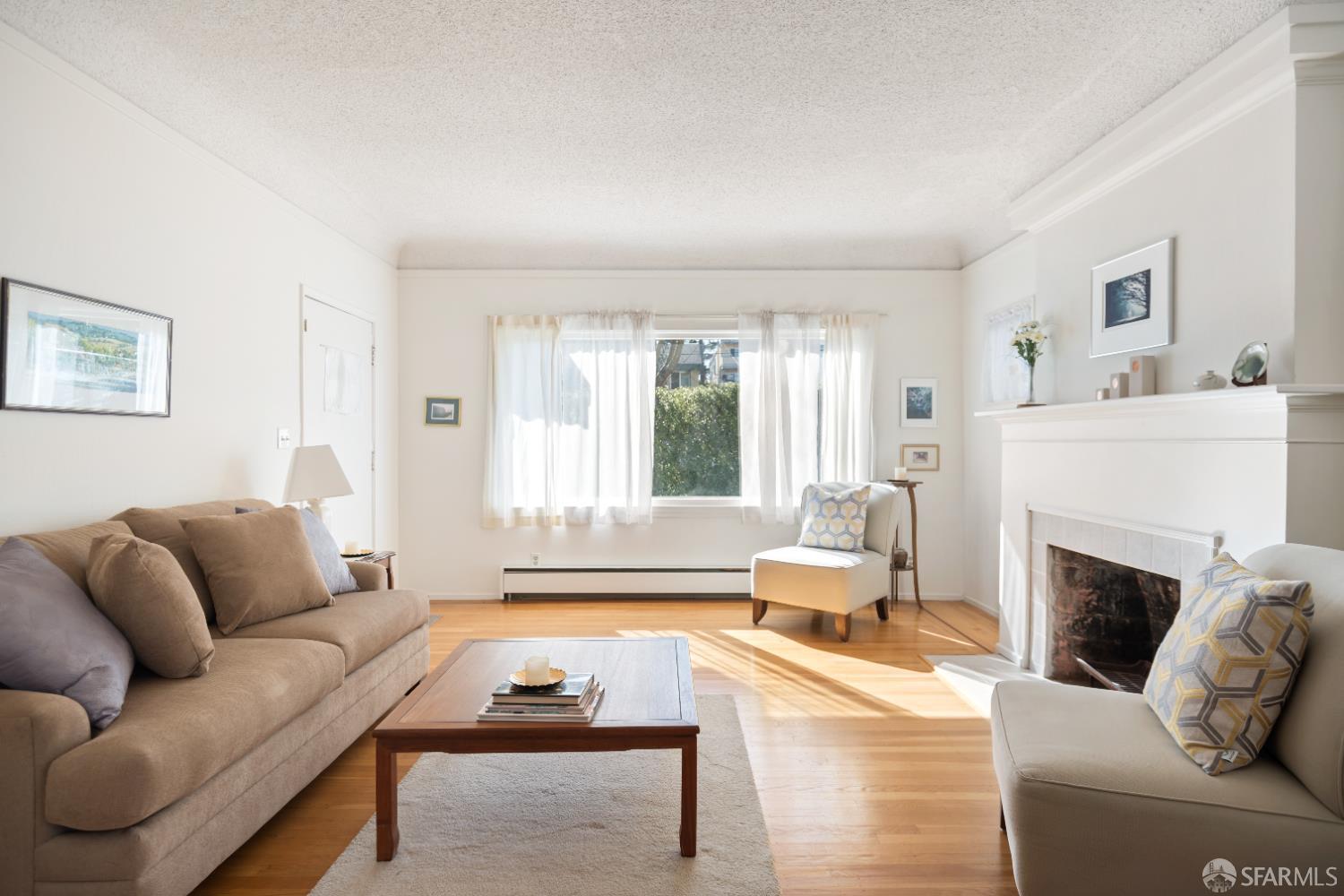 Detail Gallery Image 3 of 27 For 1228 Capuchino Ave, Burlingame,  CA 94010 - 3 Beds | 1 Baths