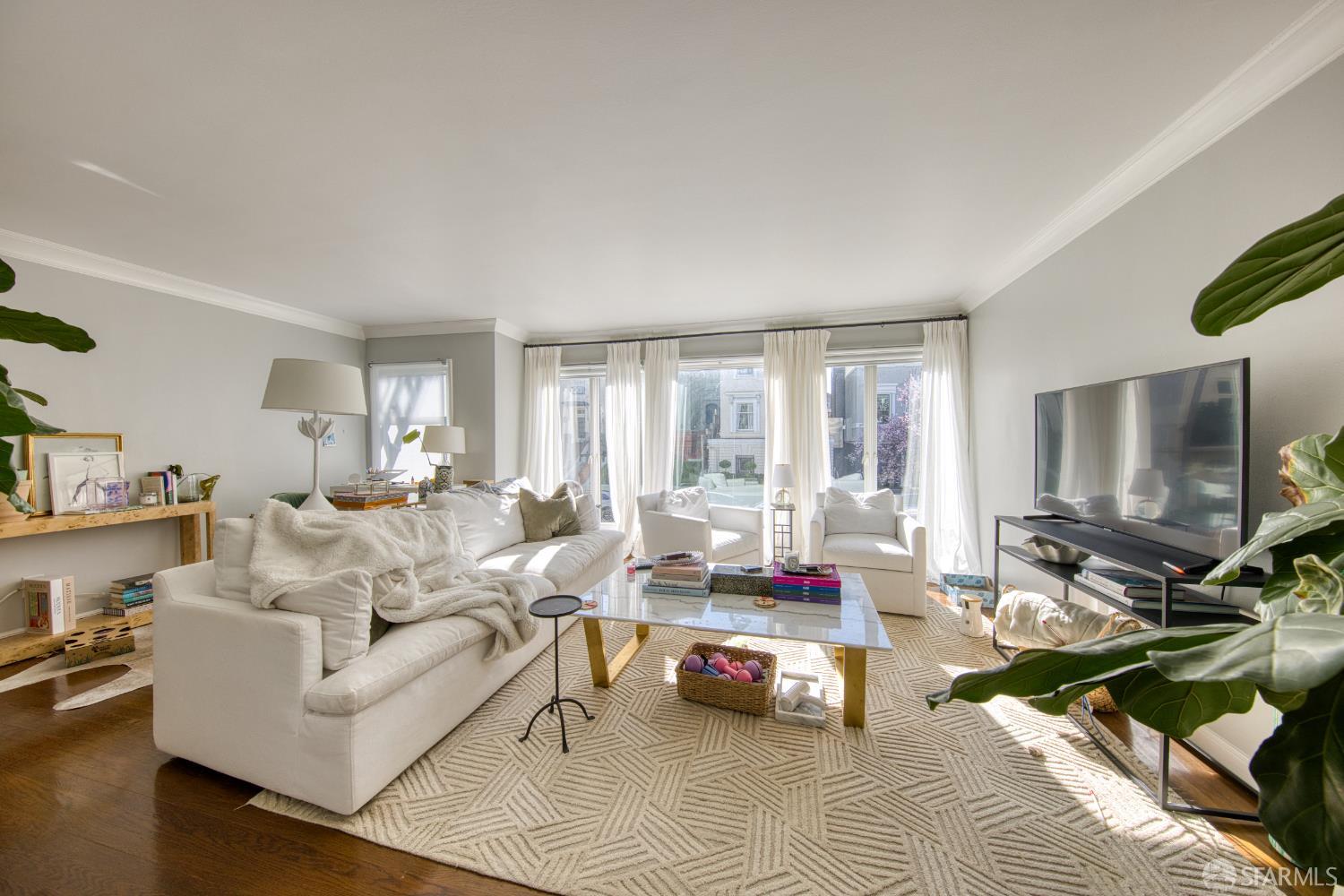 Detail Gallery Image 6 of 19 For 2240 Pacific Ave, San Francisco,  CA 94115 - – Beds | – Baths