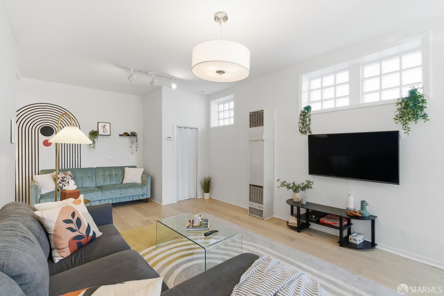 Detail Gallery Image 26 of 56 For 200 Hoffman Ave, San Francisco,  CA 94114 - – Beds | – Baths