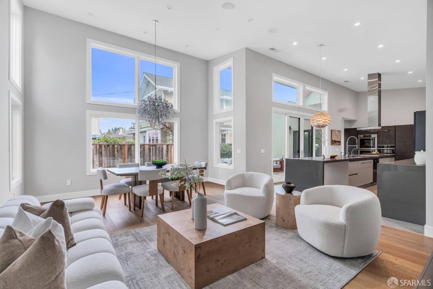 Detail Gallery Image 10 of 35 For 3243 Ramona St, Palo Alto,  CA 94306 - 4 Beds | 2/1 Baths