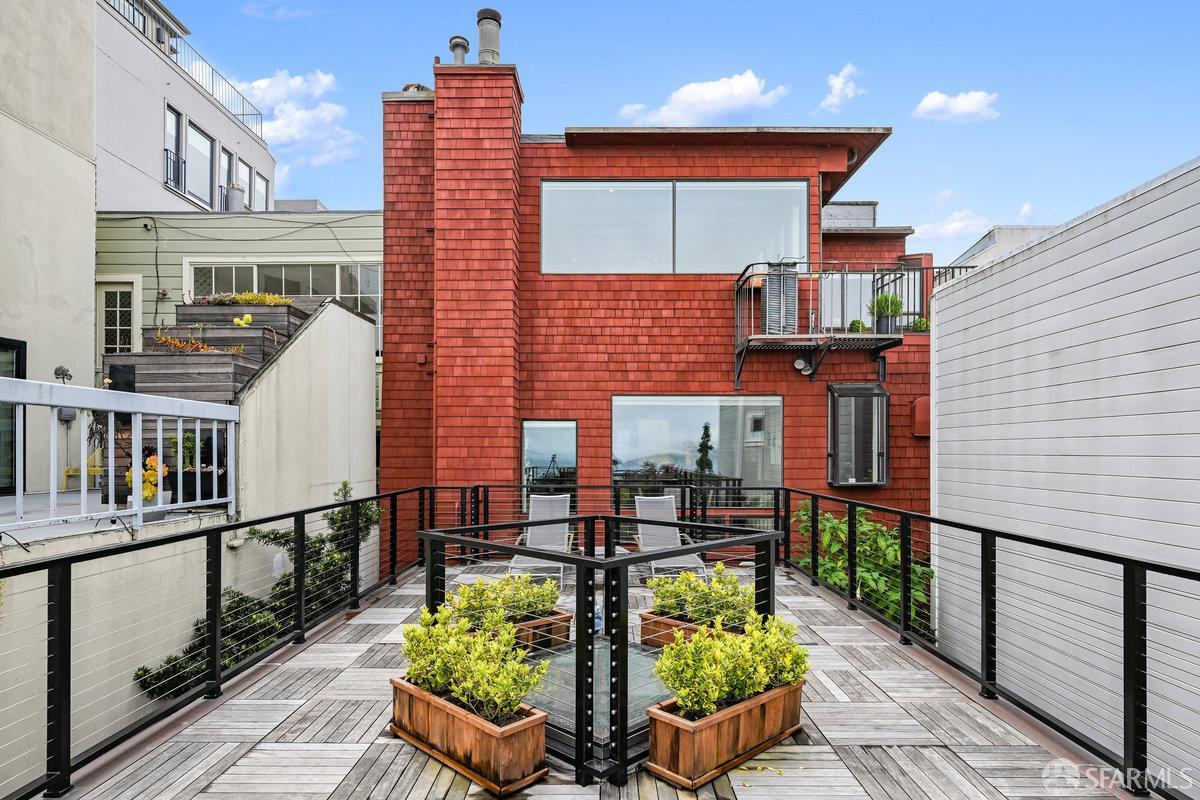 Detail Gallery Image 70 of 84 For 69 Telegraph Place, San Francisco,  CA 94133 - 4 Beds | 3/1 Baths