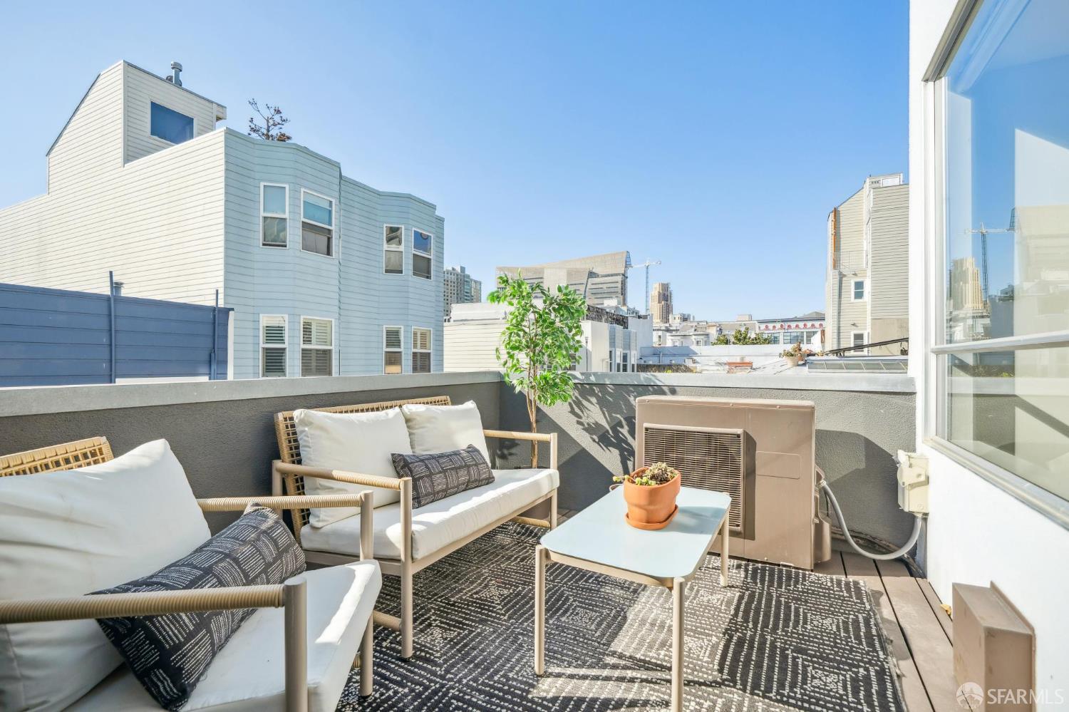 Detail Gallery Image 48 of 70 For 142 Russ St #4,  San Francisco,  CA 94103 - 3 Beds | 2/1 Baths