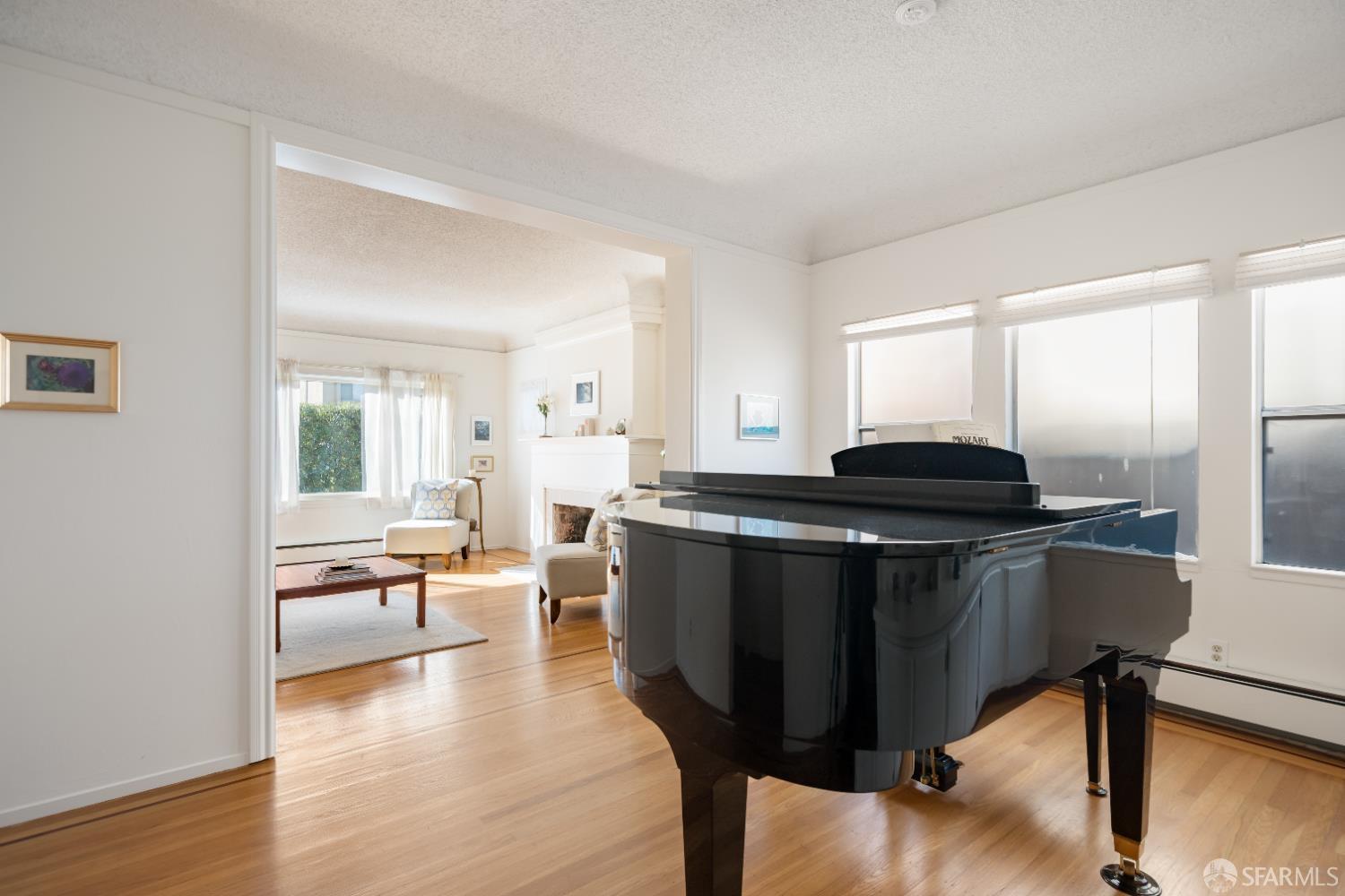 Detail Gallery Image 5 of 27 For 1228 Capuchino Ave, Burlingame,  CA 94010 - 3 Beds | 1 Baths