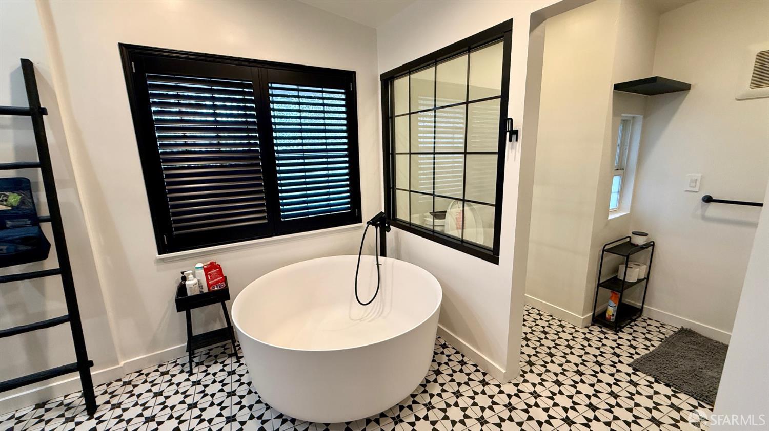 Detail Gallery Image 24 of 49 For 47 Seville Way, South San Francisco,  CA 94080 - 5 Beds | 3 Baths