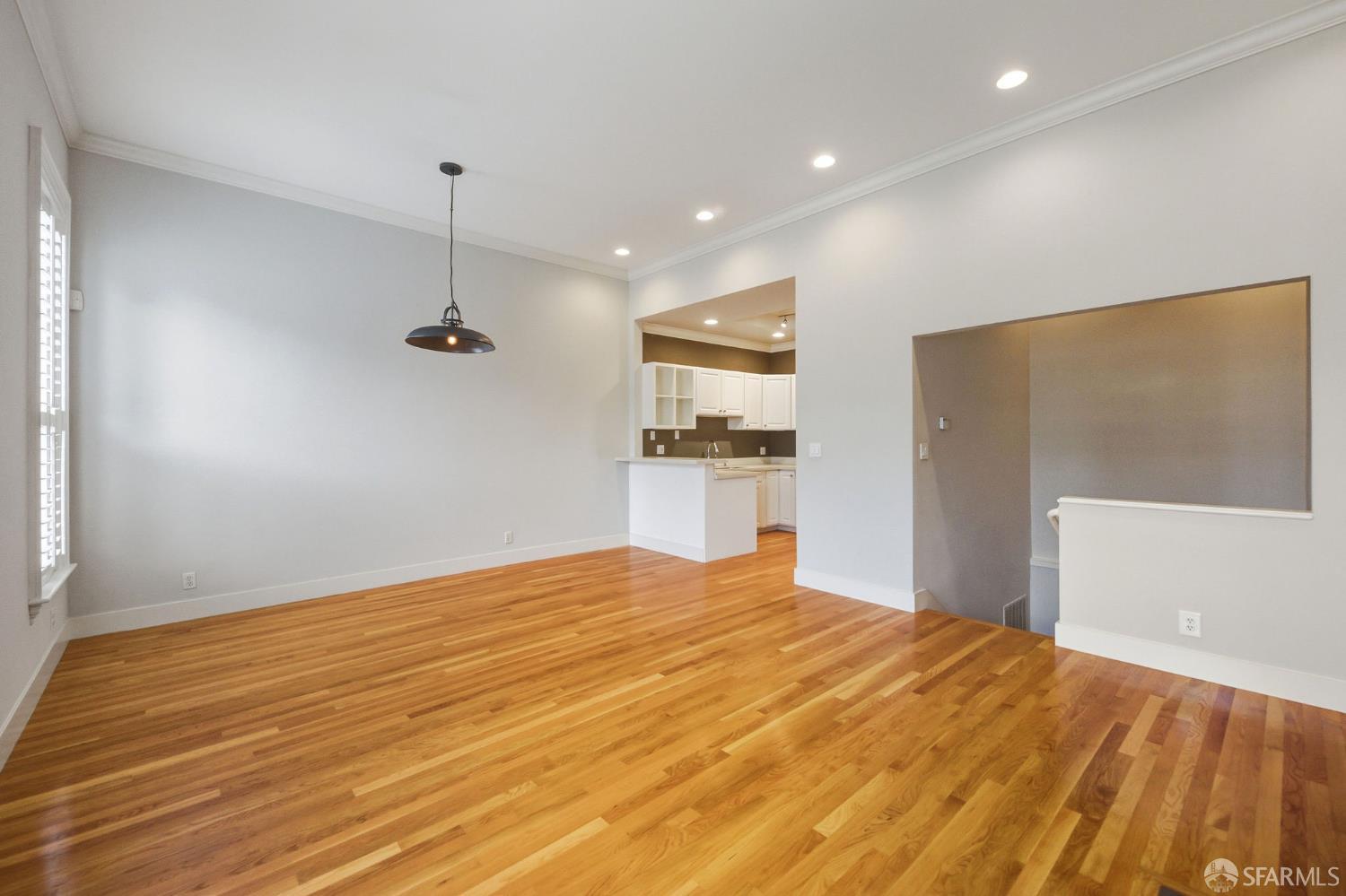 Detail Gallery Image 8 of 28 For 1590 Lyon St, San Francisco,  CA 94115 - 3 Beds | 2 Baths