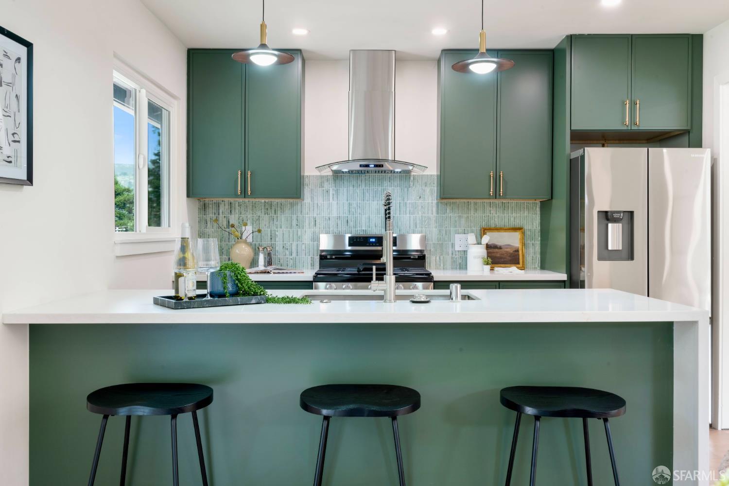 Detail Gallery Image 14 of 57 For 1190 Alicante Dr, Pacifica,  CA 94044 - 3 Beds | 3 Baths