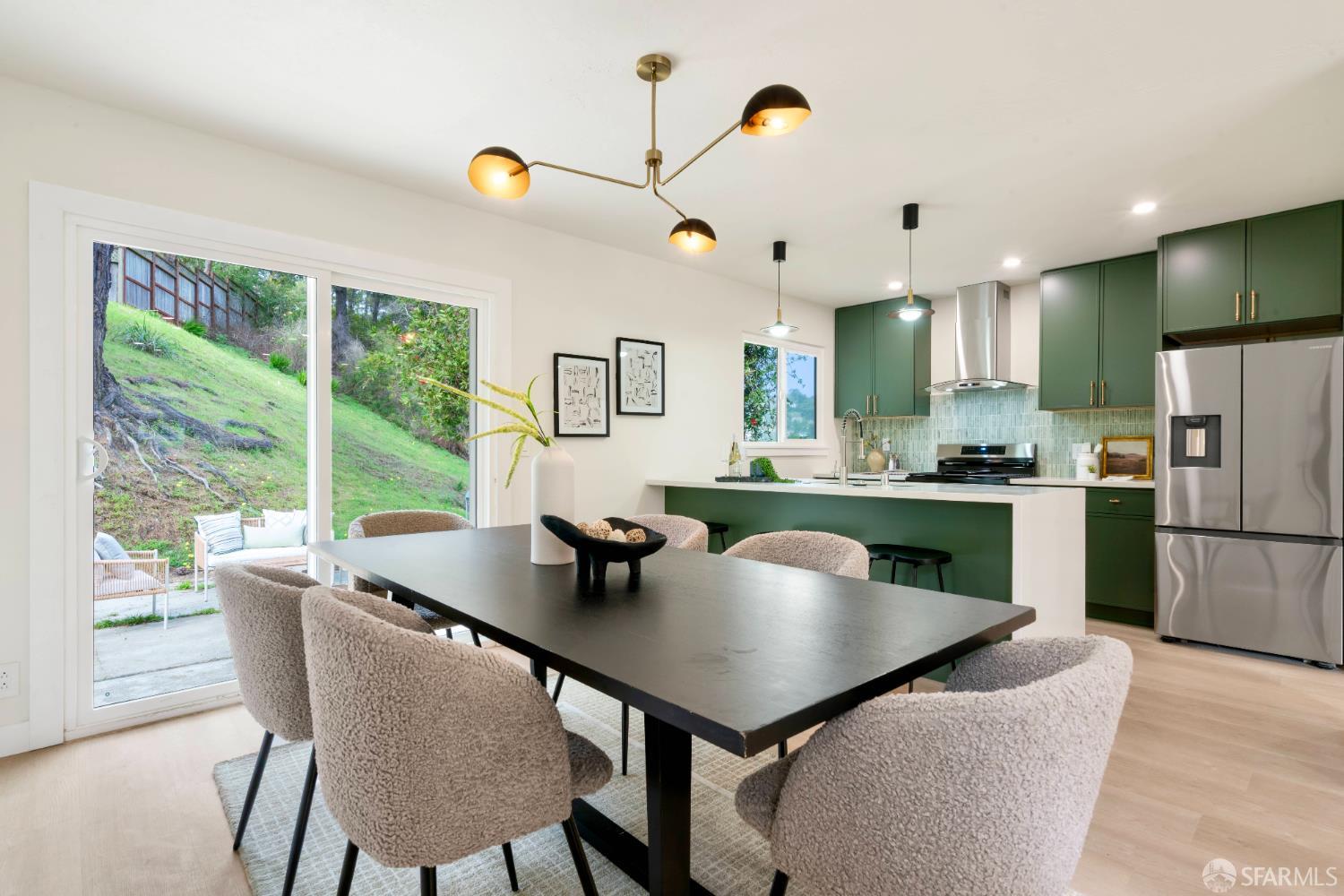 Detail Gallery Image 13 of 57 For 1190 Alicante Dr, Pacifica,  CA 94044 - 3 Beds | 3 Baths