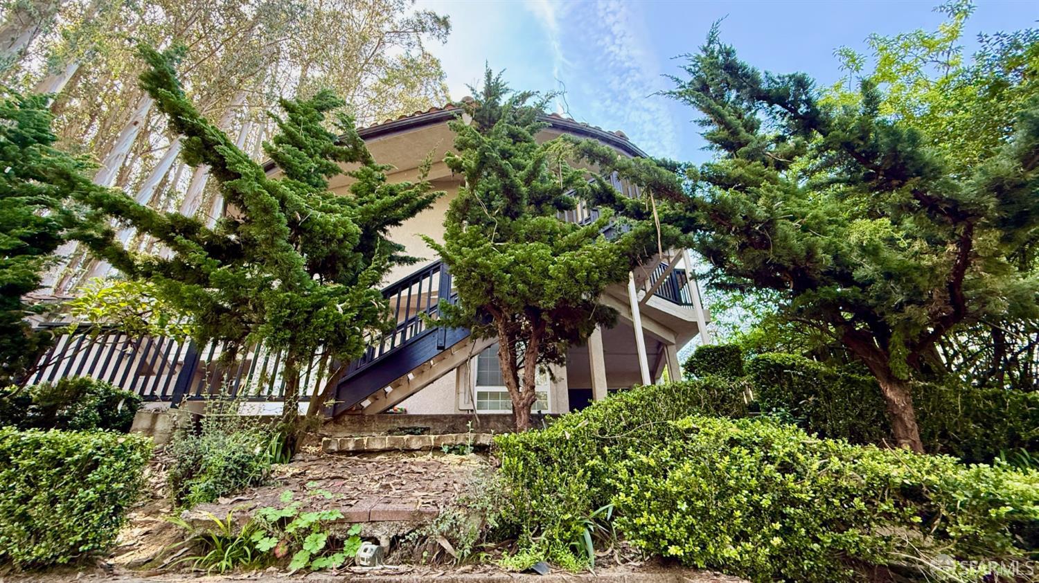 Detail Gallery Image 6 of 49 For 47 Seville Way, South San Francisco,  CA 94080 - 5 Beds | 3 Baths