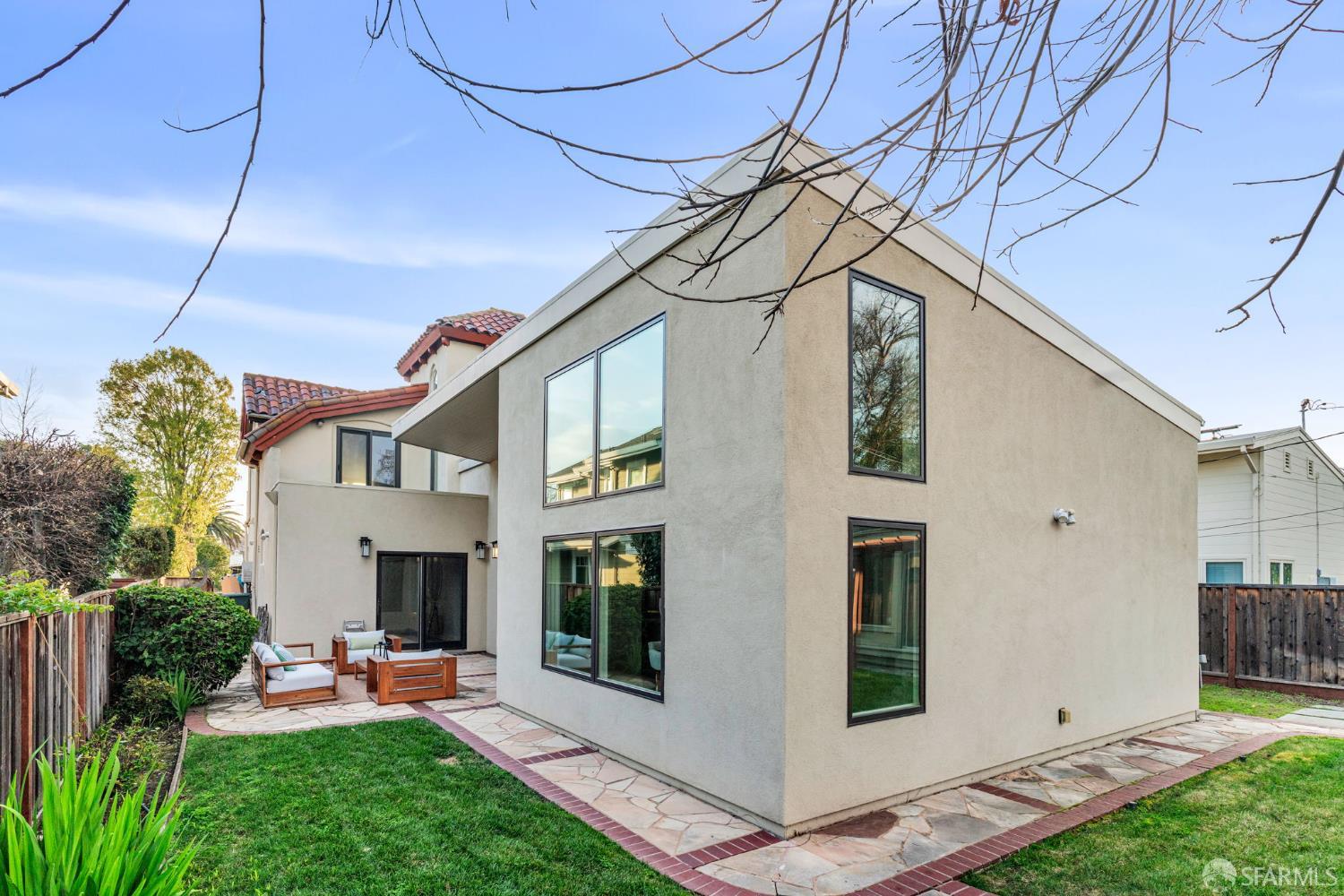 Detail Gallery Image 29 of 35 For 3243 Ramona St, Palo Alto,  CA 94306 - 4 Beds | 2/1 Baths