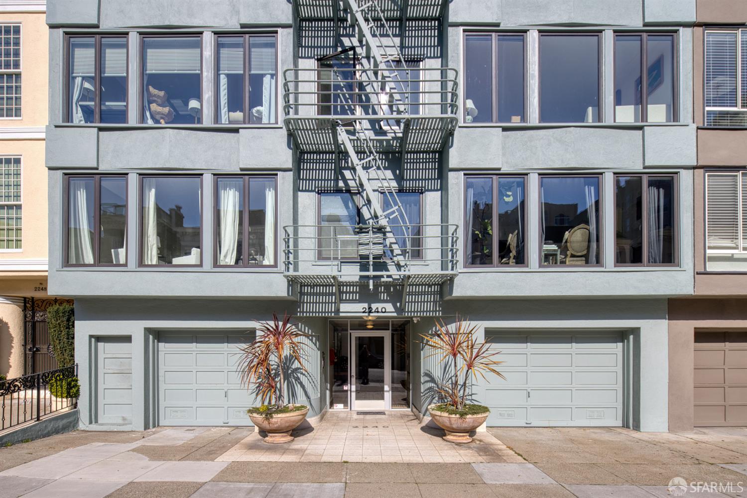 Detail Gallery Image 3 of 19 For 2240 Pacific Ave, San Francisco,  CA 94115 - – Beds | – Baths