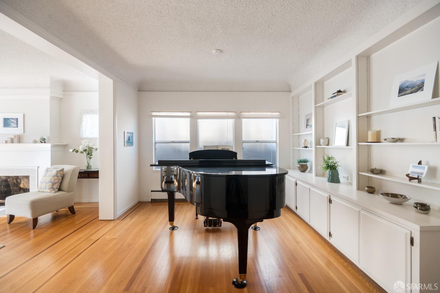 Detail Gallery Image 6 of 27 For 1228 Capuchino Ave, Burlingame,  CA 94010 - 3 Beds | 1 Baths