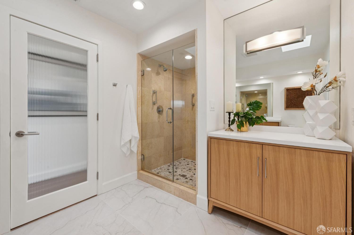 Detail Gallery Image 43 of 89 For 2009 14th Ave, San Francisco,  CA 94110 - 3 Beds | 3 Baths