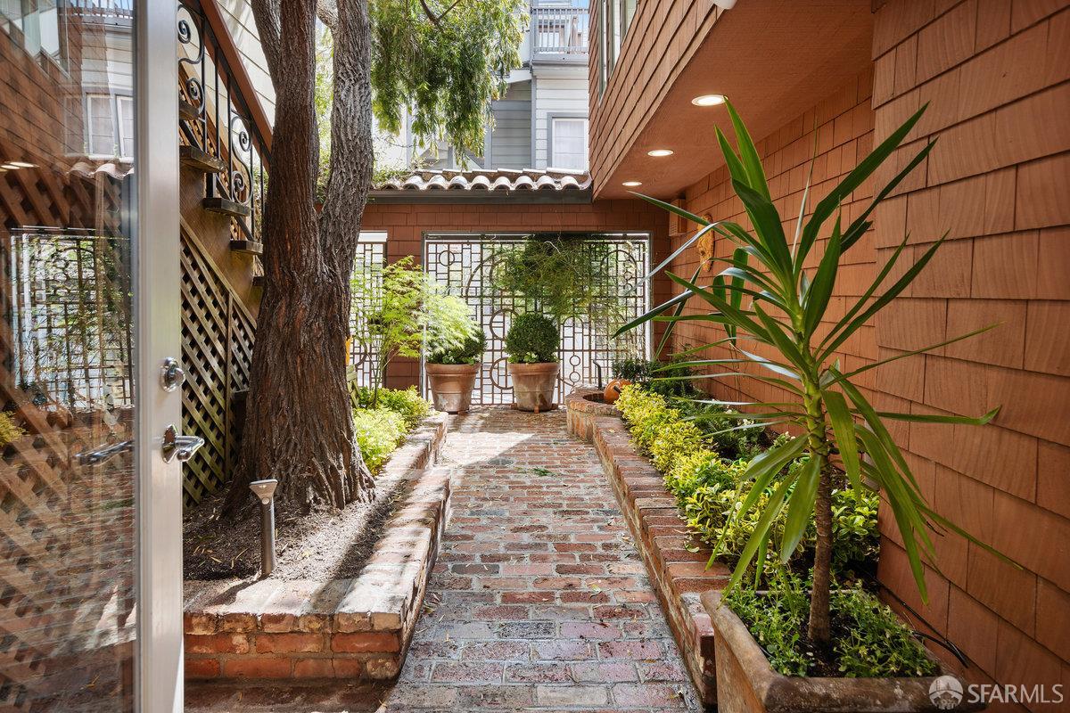 Detail Gallery Image 45 of 84 For 69 Telegraph Place, San Francisco,  CA 94133 - 4 Beds | 3/1 Baths