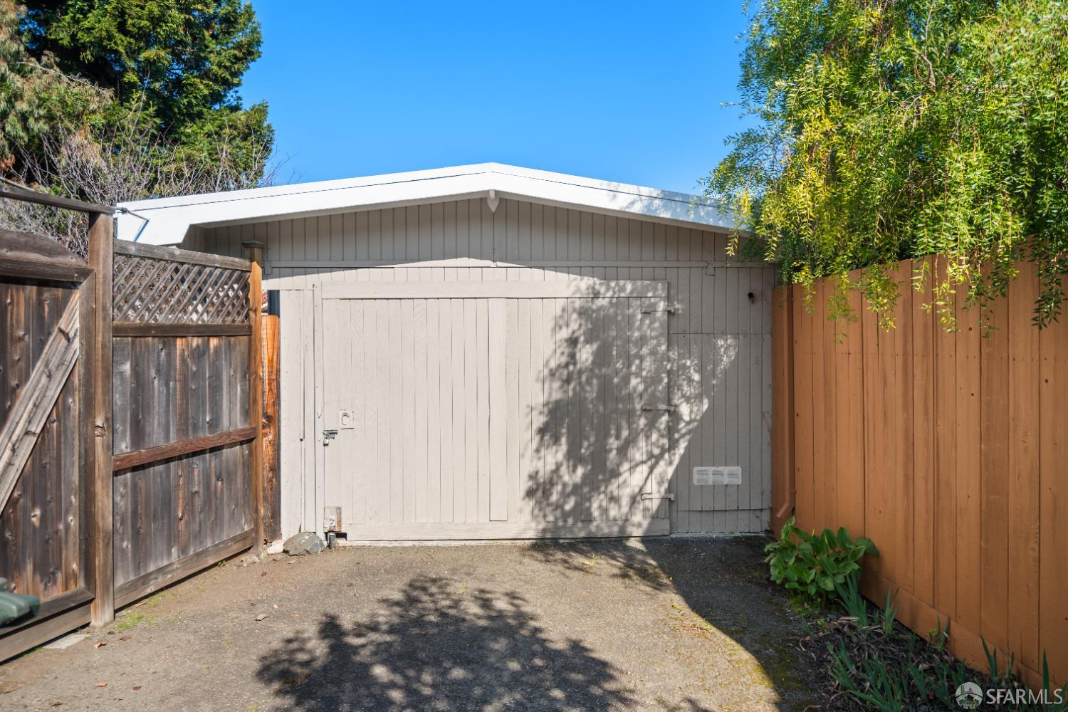 Detail Gallery Image 24 of 27 For 1228 Capuchino Ave, Burlingame,  CA 94010 - 3 Beds | 1 Baths